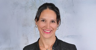 Portrait von Trainerin und Kursleiterin Julia Filli.